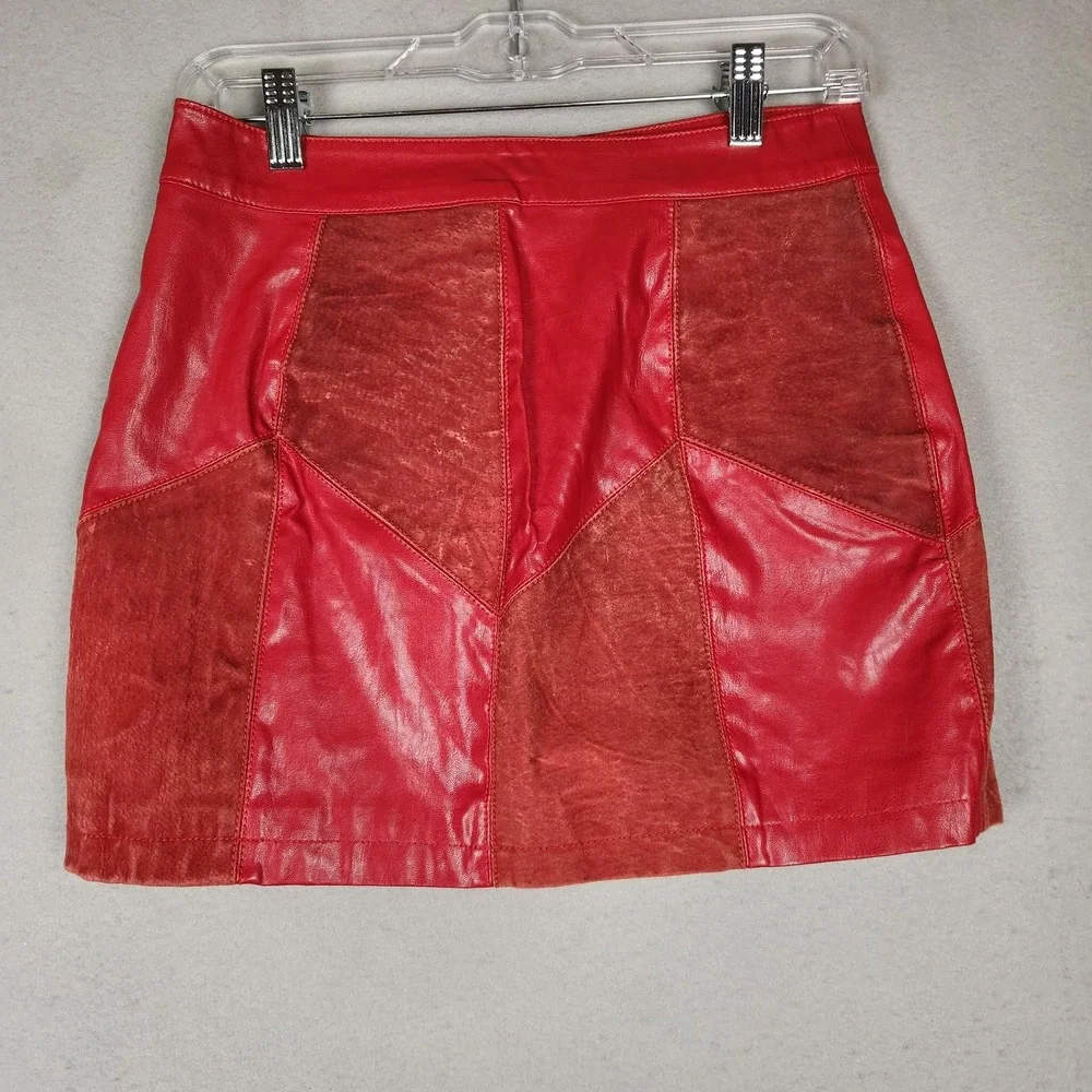 Forever 21 Skirt‎ Womens 28 Red Leather Patchwork Snap Button Front Mini Lined